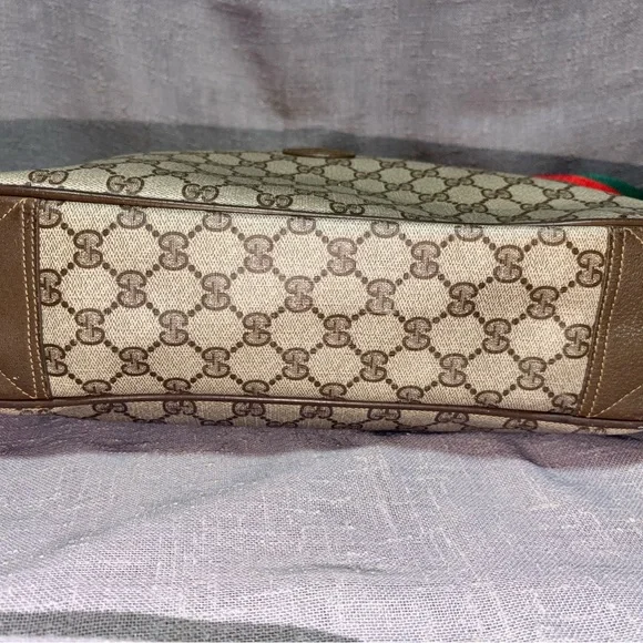 Gucci Beige GG Supreme Shoulder Bag with Green-Red Web Strap - Picture 6 of 12